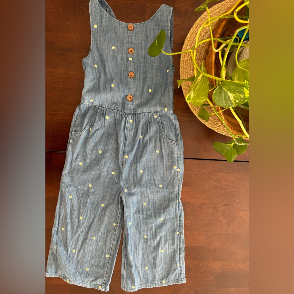 🌼Mini Boden Denim Daisy Romper🌼